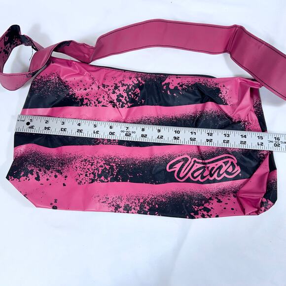 Vans Crossbody Messenger Bag Single Shoulder Strap Pink Black Zipper New w/ Tags - Picture 7 of 8